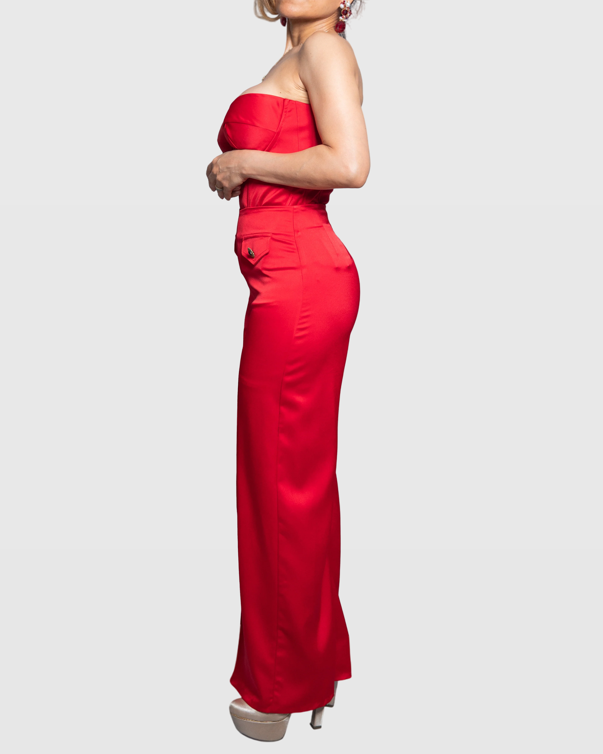 Handmade Red Peau de Soie Wide-Leg Pants with Decorative Button Detail – Limited Edition Vera Argenti