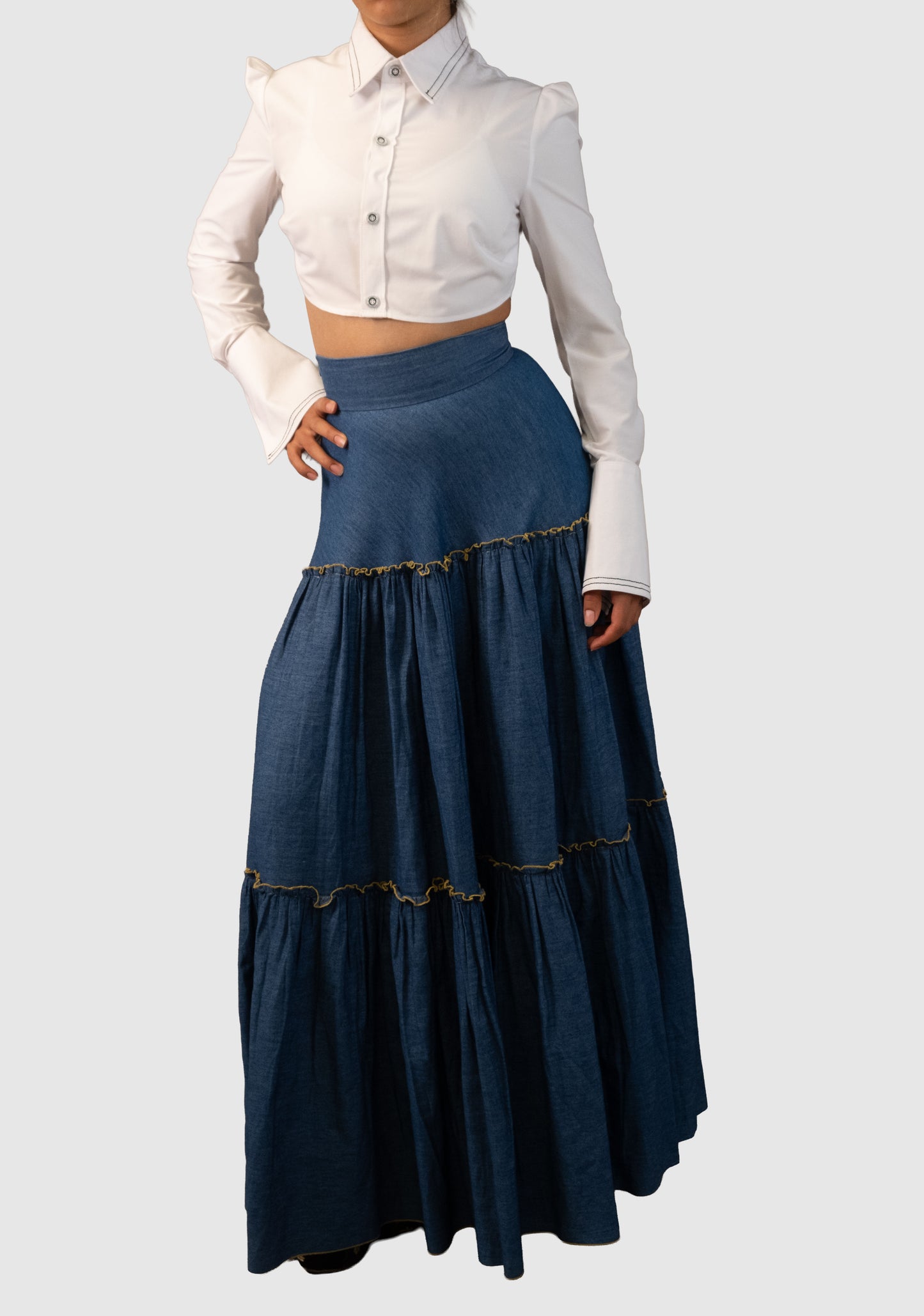 White Cropped Long-Sleeve Shirt with Contrast Stitching –